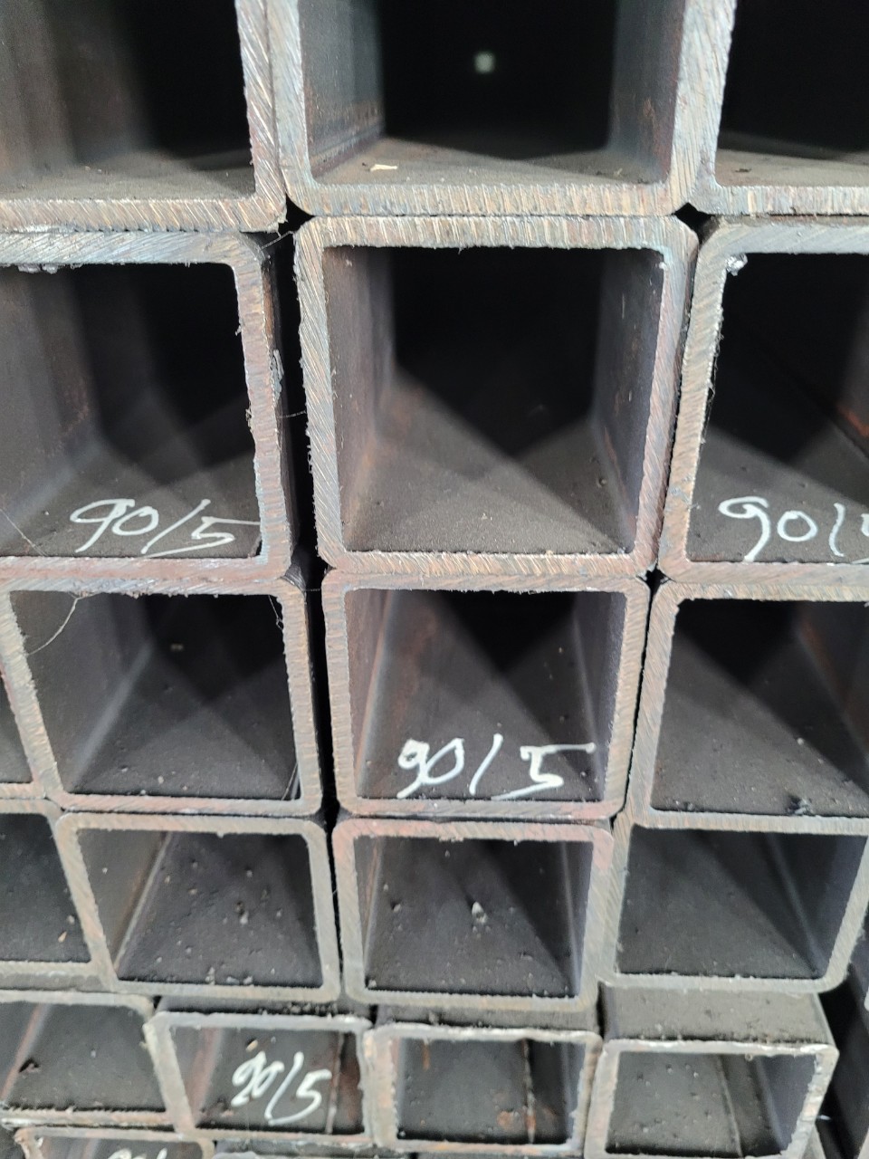 Click để xem hình đầy đủ THÉP HỘP VUÔNG 90X90X5MM/5LY